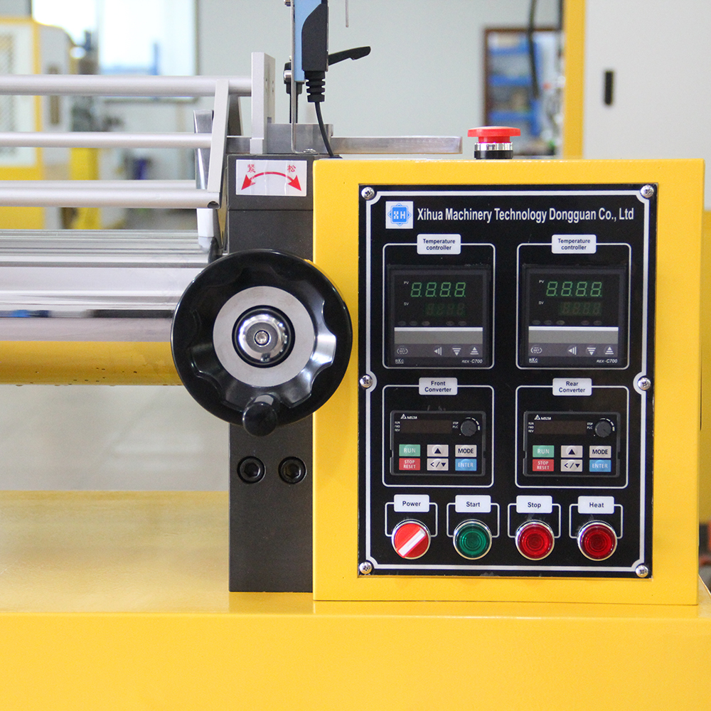 小型開(kāi)煉機(jī)的維護(hù)和注意事項(xiàng)