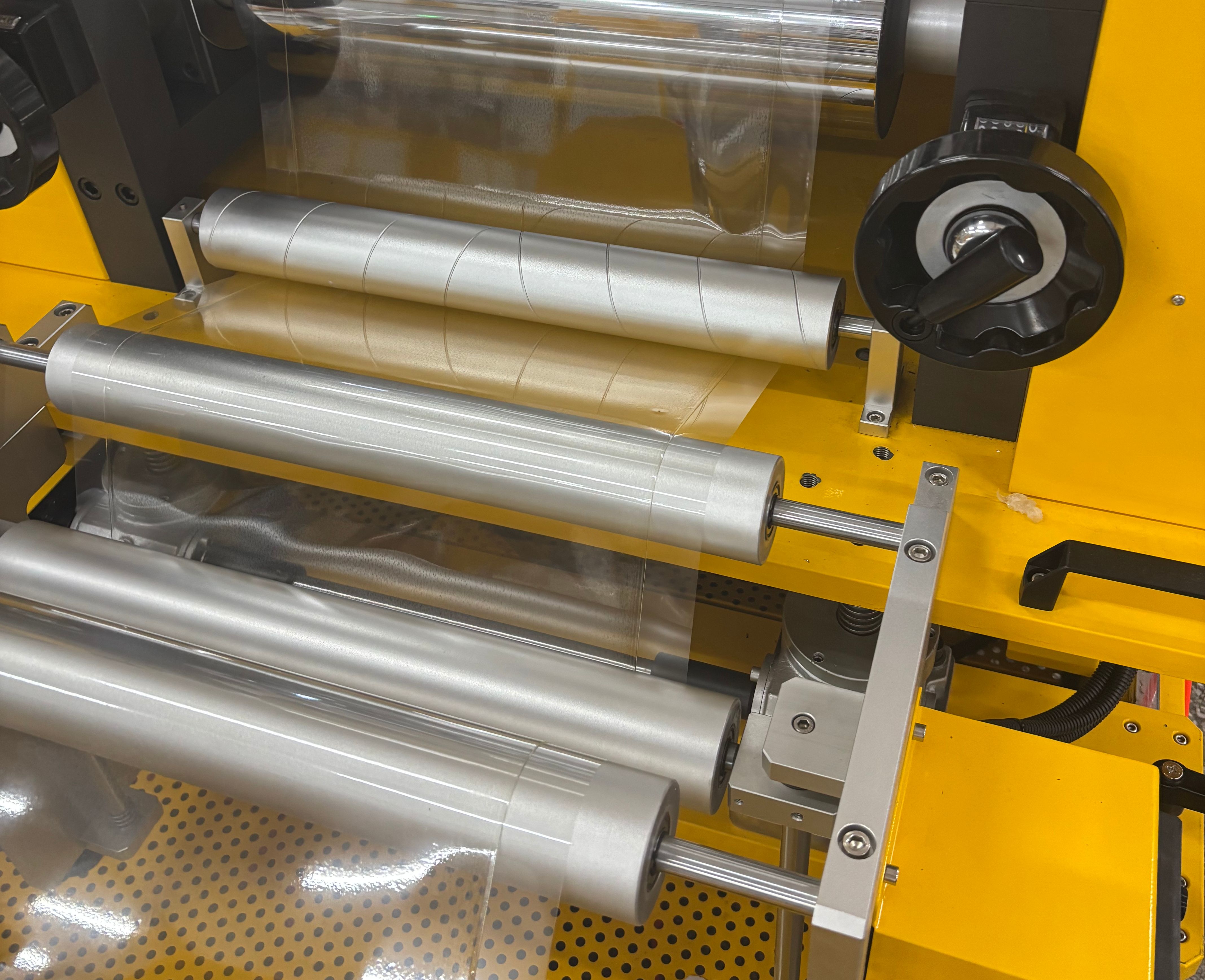 TPU 車衣膜的硬度及流延薄膜過程中，是否需要覆膜？為什么？